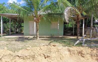 Imagem: A casa possui 2 Dormitórios e 1 Banheiro e está localizado