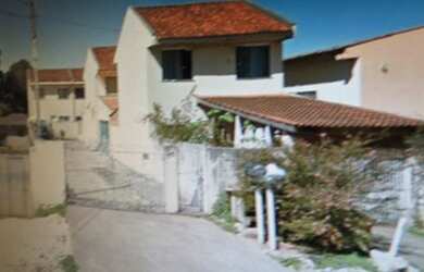 Imagem: A casa possui 2 Dormitórios, 2 Banheiros, 1 Vaga na garagem