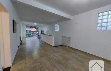 Imagem: A casa possui 3 Dormitórios, 1 Banheiro, 1 Vaga na garagem