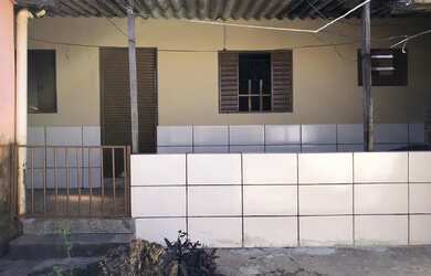 Imagem: A casa possui 1 Dormitório, 1 Banheiro e está localizado