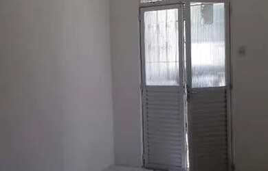 Imagem 2: Itapuã-Nova Brasília, 2/4, carro na porta, 1000m da praia