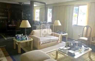 Imagem: O apartamento possui 4 Dormitórios, 2 Banheiros, 2 Vagas na