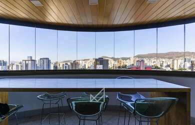 Imagem: O apartamento possui 4 Dormitórios, 4 Banheiros, 3 Vagas na