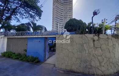 Imagem: A casa possui 4 Dormitórios, 4 Banheiros, 300m² de Área e