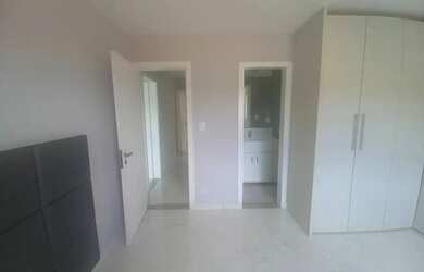 Imagem 4: Casa com 3 Suítes À Venda no Condominio Portão do Sol em Buraquinho - Lauro de Freitas - B