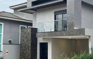 Imagem: A casa em condomínio possui 3 Dormitórios, 4 Banheiros, 4