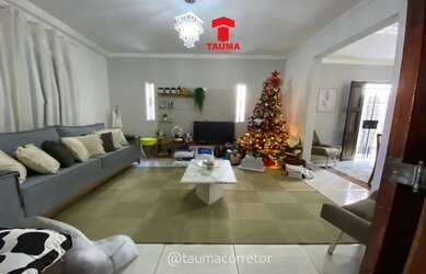 Imagem: A casa possui 4 Dormitórios, 3 Banheiros, 196m² de Área e