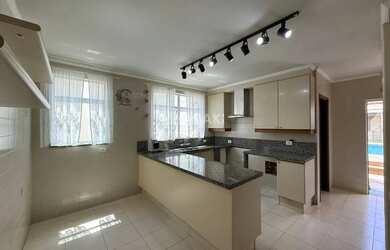 Imagem 10: Sobrado para Venda no bairro Zona 05, localizado na cidade de Maringá...