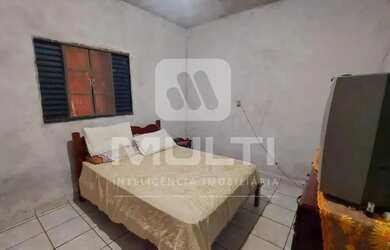 Imagem 2: Casa - CIDADE JARDIM. Varanda, 220m² de Área, 2 Vagas na garageme4 Dormitórios