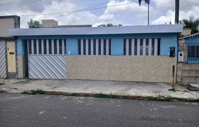 Imagem: A casa possui 2 Dormitórios, 2 Banheiros, 2 Vagas na garagem