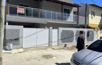 Imagem: A casa possui 2 Dormitórios, 1 Banheiro, 2 Vagas na garagem