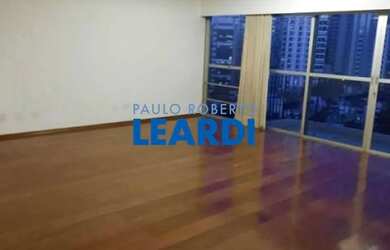 Imagem: O apartamento para alugar possui 4 Dormitórios, 5 Banheiros