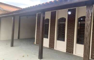 Imagem: A casa possui 5 Dormitórios, 3 Banheiros, 114m² de Área e