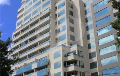 Imagem: O depósito possui 3 Vagas na garagem, 155m² de Área e está