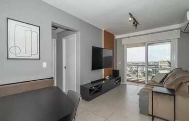 Imagem: O apartamento possui 2 Dormitórios, 1 Banheiro, 1 Vaga na garagem