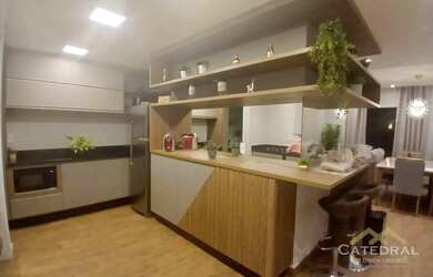 Imagem: A casa possui 3 Dormitórios, 2 Banheiros, 2 Vagas na garagem