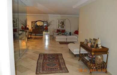 Imagem 2: Casa cinematográfica à venda