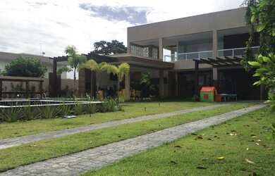 Imagem: A casa em condomínio possui 4 Dormitórios, 5 Banheiros, 5