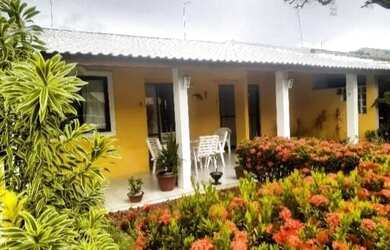 Imagem: A casa em condomínio possui 3 Dormitórios, 2 Banheiros, 2