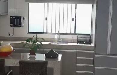 Imagem: A casa em condomínio possui 3 Dormitórios, 3 Banheiros, 1