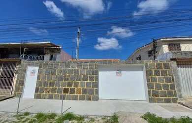 Imagem: A casa possui 4 Dormitórios, 3 Banheiros, 3 Vagas na garagem