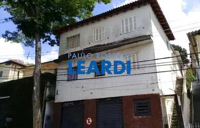 Imagem: A casa possui 5 Dormitórios, 4 Banheiros, 2 Vagas na garagem