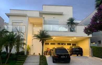 Imagem: A casa em condomínio possui 5 Dormitórios, 5 Banheiros, 5