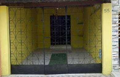 Imagem: A casa possui 2 Dormitórios, 1 Banheiro, 1 Vaga na garagem