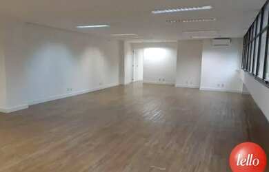 Imagem: O depósito possui 2 Vagas na garagem, 133m² de Área e Imóvel