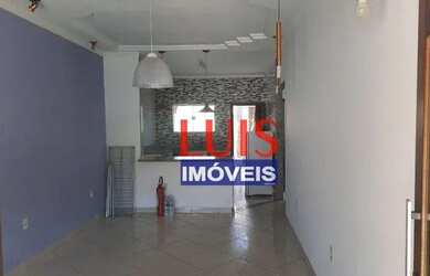 Imagem: A casa possui 3 Dormitórios, 1 Banheiro, 2 Vagas na garagem