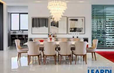 Imagem: A casa em condomínio possui 5 Dormitórios, 5 Banheiros, 5