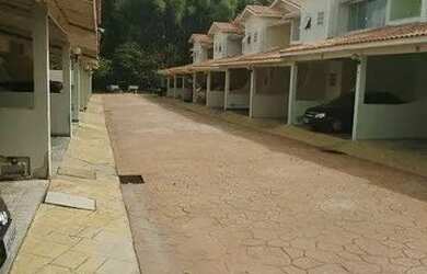 Imagem: A casa em condomínio possui 3 Dormitórios, 3 Banheiros, 2