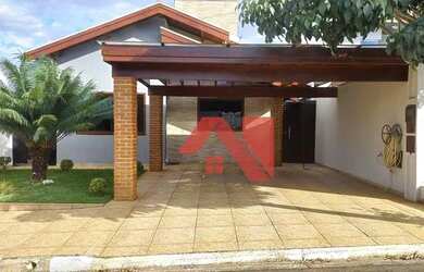 Imagem: A casa em condomínio possui 3 Dormitórios, 2 Banheiros, 2