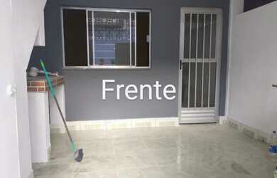 Imagem: A casa em condomínio possui 2 Dormitórios, 1 Banheiro e está