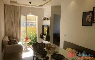 Imagem: O apartamento possui 2 Dormitórios, 1 Banheiro, 1 Vaga na garagem