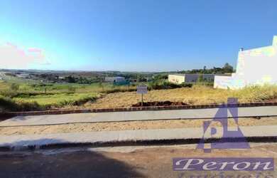 Imagem: O terreno possui 300m² de Área e está localizado em Mandaguaçu