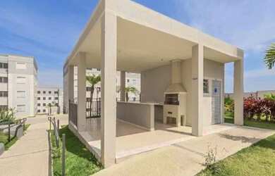 Imagem: O apartamento possui 2 Dormitórios, 1 Banheiro, 1 Vaga na garagem