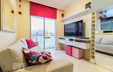 Imagem: O apartamento possui 2 Dormitórios, 1 Banheiro, 1 Vaga na garagem