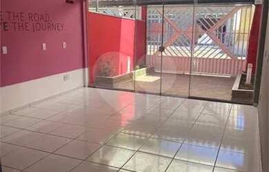 Imagem: A casa possui 4 Dormitórios, 4 Banheiros, 3 Vagas na garagem