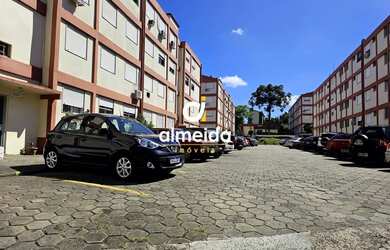 Imagem: O apartamento possui 3 Dormitórios, 1 Banheiro, 1 Vaga na garagem