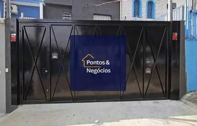 Imagem: O depósito possui 3 Vagas na garagem e 220m² de Área e está