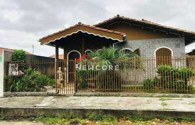 Imagem: A casa possui 5 Dormitórios, 2 Banheiros, 1 Vaga na garagem