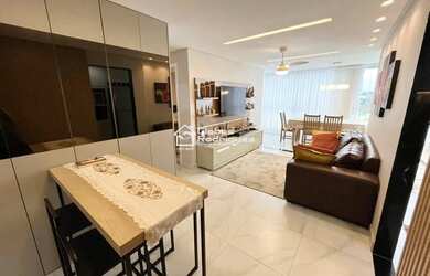 Imagem: O apartamento possui 3 Dormitórios, 1 Banheiro, 2 Vagas na