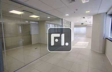 Imagem: O depósito possui 5 Vagas na garagem, 404m² de Área e está