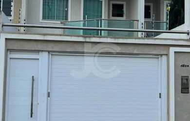 Imagem: A casa à venda possui 3 Dormitórios, 4 Banheiros, 2 Vagas