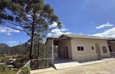 Imagem: A casa em condomínio possui 3 Dormitórios, 3 Banheiros, 2