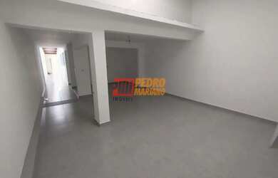 Imagem: A casa possui 3 Dormitórios, 4 Banheiros, 2 Vagas na garagem