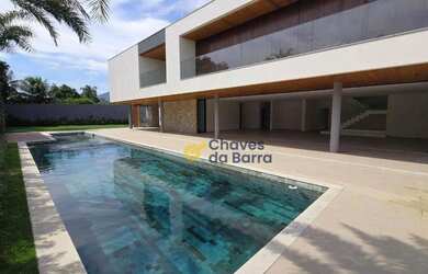 Imagem: A casa em condomínio possui 5 Dormitórios, 5 Banheiros, 5