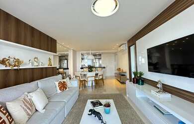 Imagem: O apartamento possui 3 Dormitórios, 2 Banheiros, 2 Vagas na