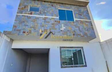 Imagem: A casa possui 3 Dormitórios, 3 Banheiros, 2 Vagas na garagem